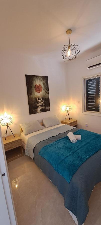 Luxury Apartment In Light House Beach Paphos Exterior foto