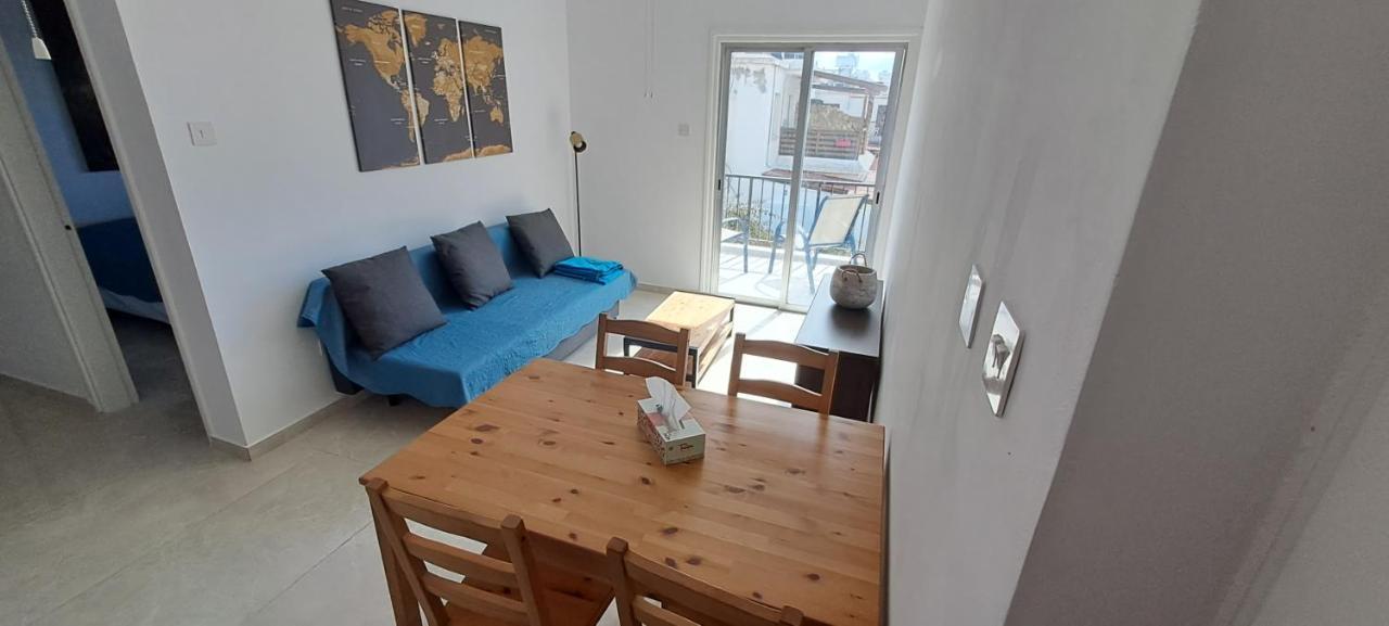 Luxury Apartment In Light House Beach Paphos Exterior foto