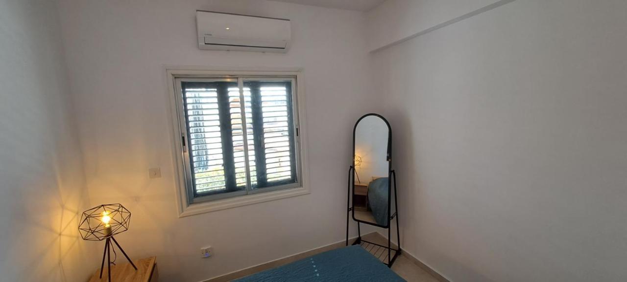 Luxury Apartment In Light House Beach Paphos Exterior foto